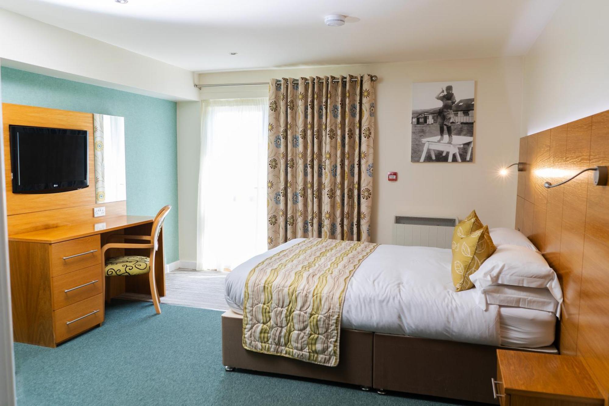 Croyde Bay Hotel Or Self Catering Exterior photo