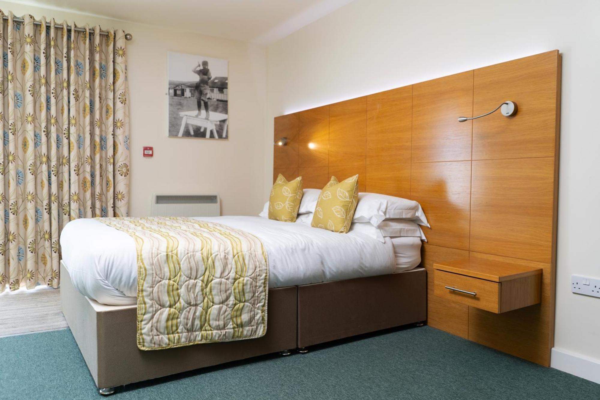 Croyde Bay Hotel Or Self Catering Exterior photo