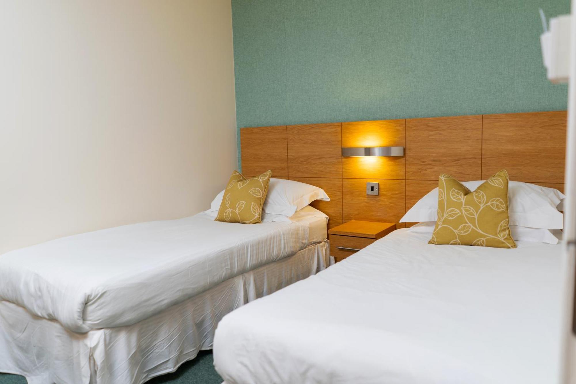 Croyde Bay Hotel Or Self Catering Exterior photo